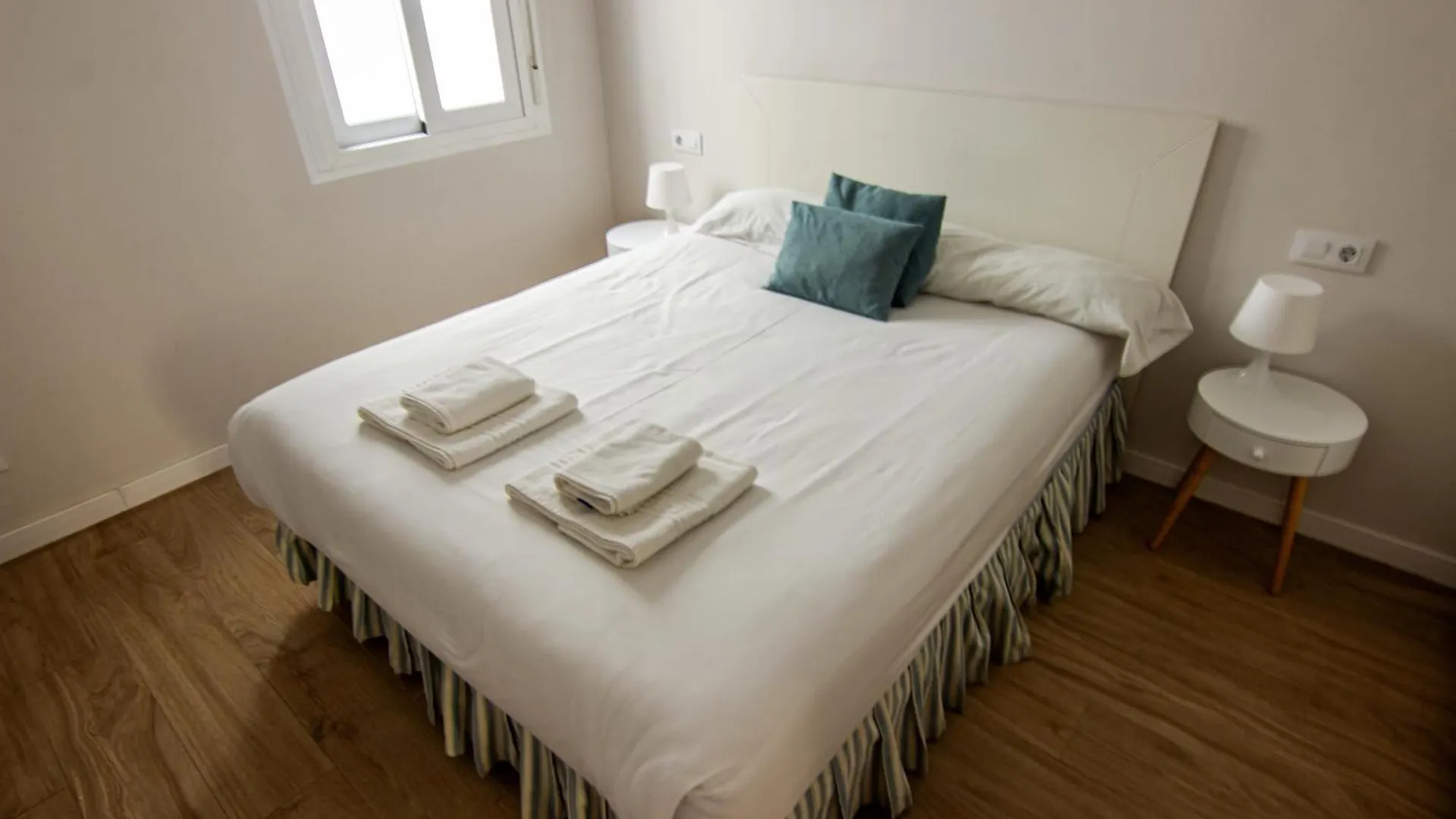 Apartamento RentalSevilla 3 dormitorios junto a la Macarena